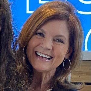 Meet your Posher, Laurie